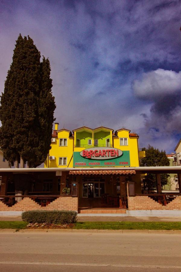 Biergarten メドゥリン エクステリア 写真